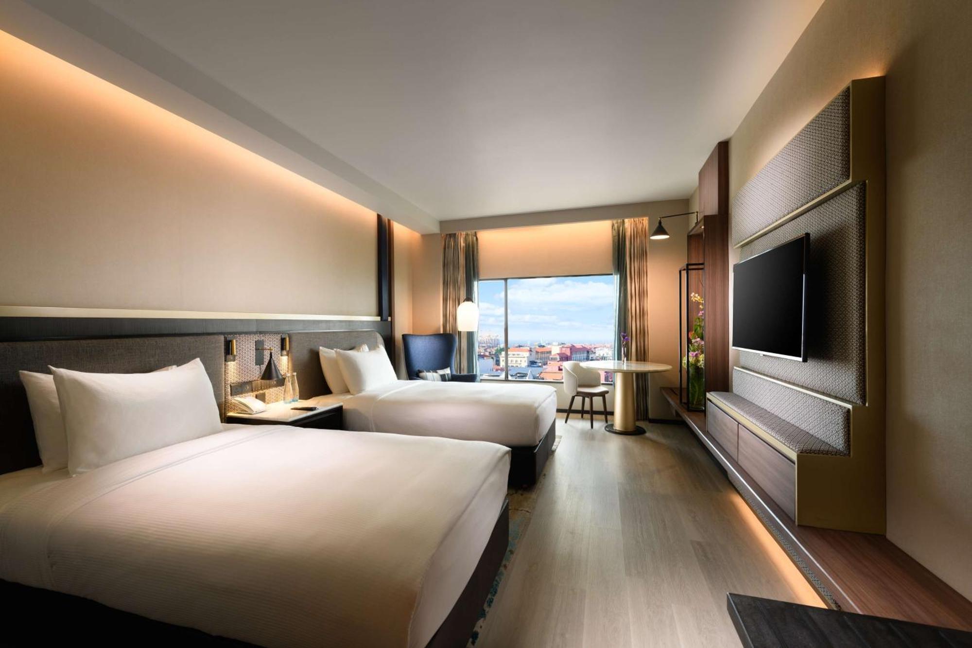 Hilton Hotel 5*