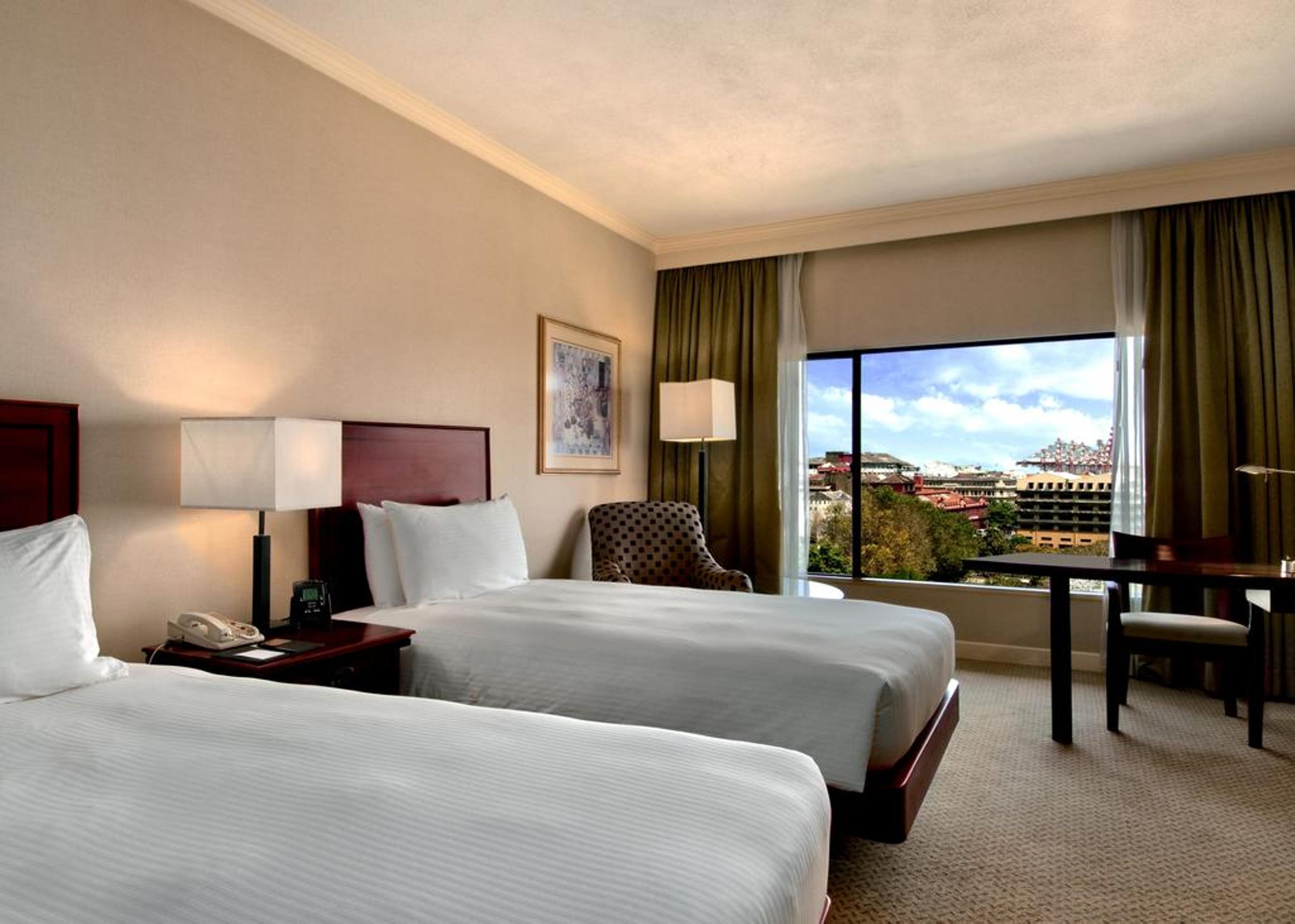 होटल Hilton 5*