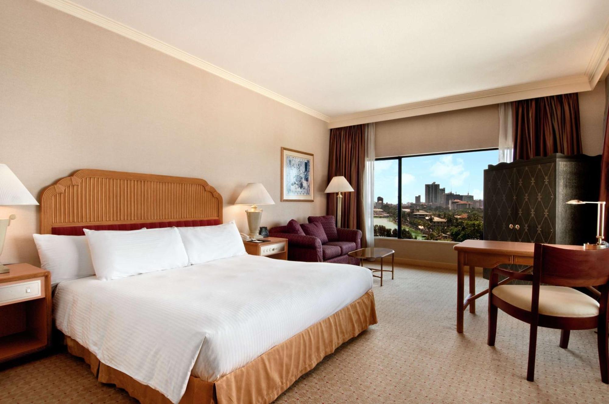 Hilton होटल 5*
